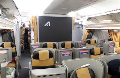 alitalia 32s business class.